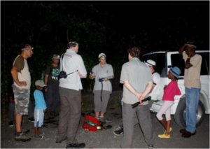 Explaining field equipment and protocols ©Andrew Routh